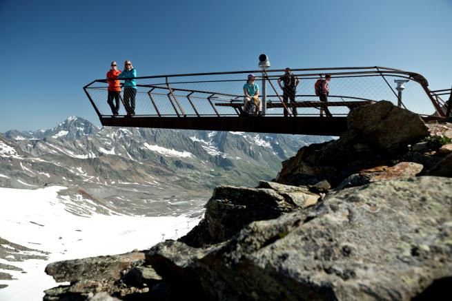 © ufficio-stampa  | 
      Discesa sulla neve fresca
   