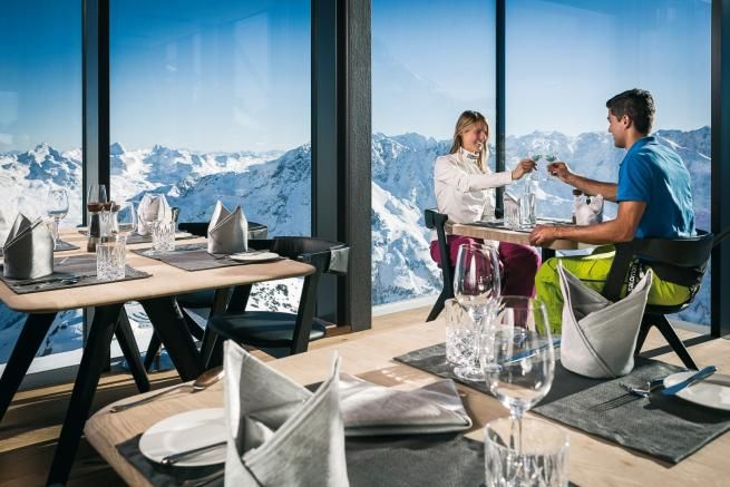 © ufficio-stampa  | 
      Discesa sulla neve fresca
   