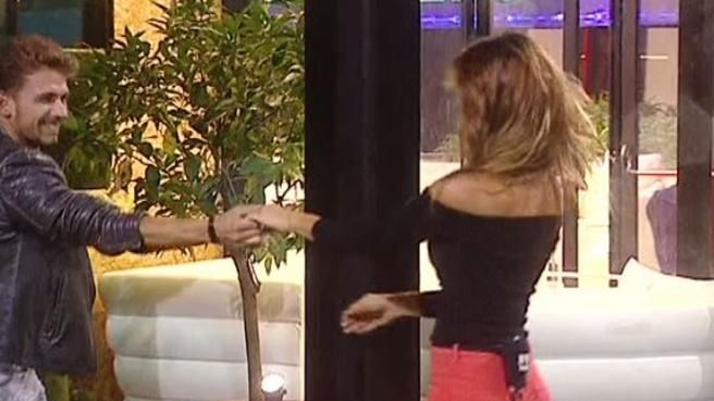 © da-video  | 
   