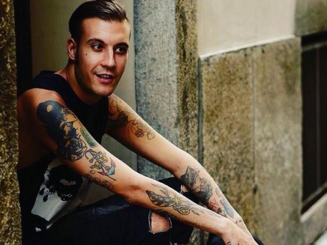 © instagram  | 
   