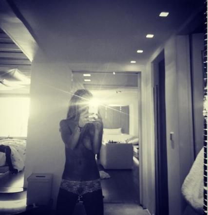 © instagram  | 
   