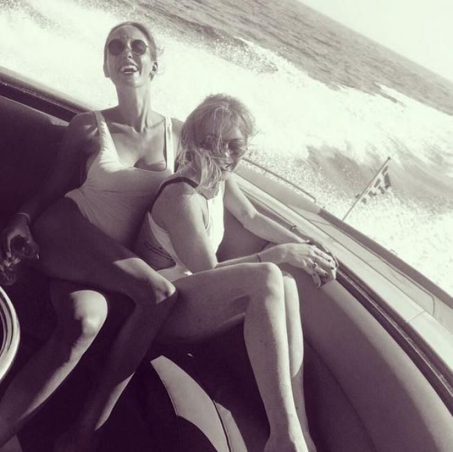 © instagram  | 
   
