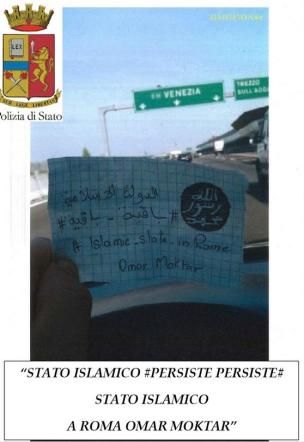 © polizia  | 
   