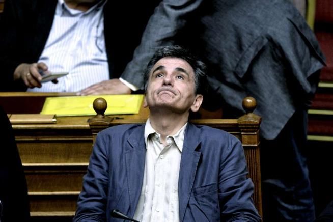 © -afp  | Il ministro delle Finanze Tsakalotos durante il dibattito in Parlamento