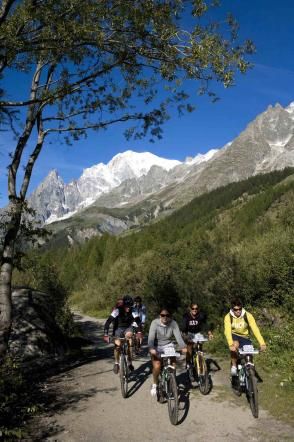 © ufficio-stampa  | 
      Sezione della foto più grande del mondo, eseguita sul Monte Bianco da Filippo Blengini e che ha avuto oltre un milione di visualizzazioni
   