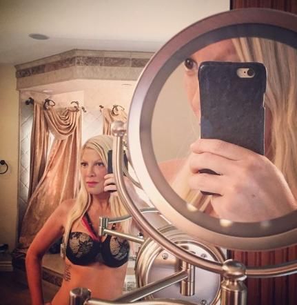 © instagram  | 
   
