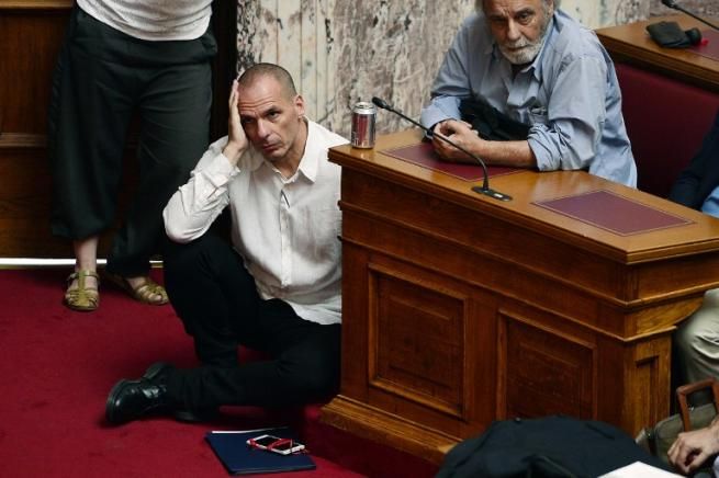 © -afp  | Tsipras durante il suo discorso al Parlamento di Atene
