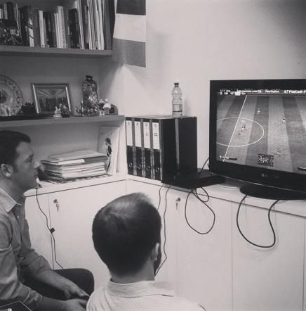 © instagram  | 
   