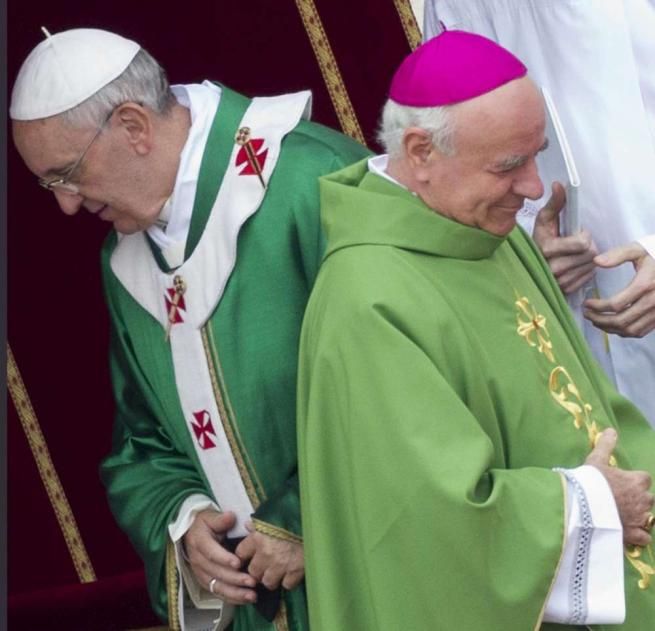 © ansa  | Monsignor Vincenzo Paglia con Papa Francesco