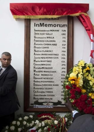 © ansa  | La stele in memoria delle 22 vittime dell'attacco al museo del Bardo