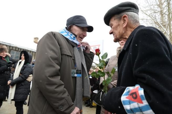© -afp  | Alcuni sopravvissuti ad Auschiwitz per il Giorno della Memoria 