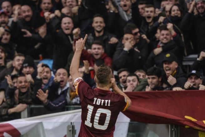 © twitter  | Il selfie del capitano