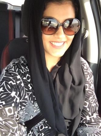 © twitter  | Maysa Alamoudi, la giornalista che ha difeso l'attivista alla guida
