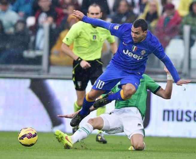 © dal-web  | Bruno Peres segna il momentaneo 1-1 in Juve-Torino, dopo una fuga di 80 metri, 30 novembre 2014.
