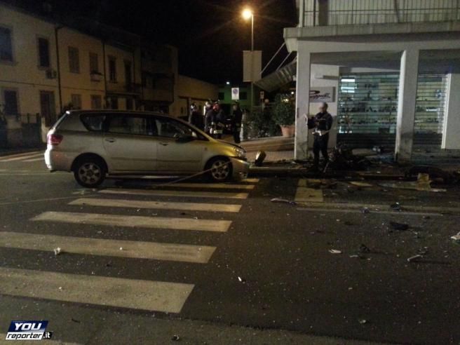 © youreporter-it  | La vettura in cui sono morti i due fratelli a Prato.