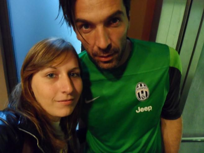 © tgcom24  | La lettrice Federica con Gigi Buffon