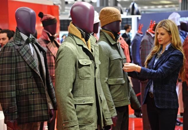 © ansa  | Uno dei capi della collezione uomo di Brunello Cucinelli  