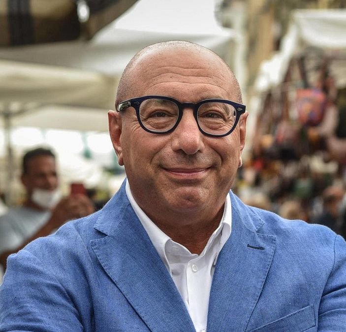 © Facebook  | Beppe Sala (centro sinistra)
