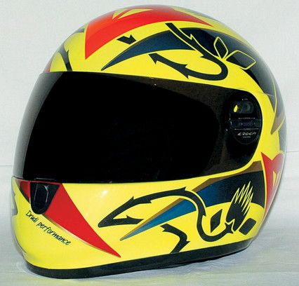   |  Dal 1995 a oggi: ecco tutti i caschi di Valentino Rossi della carriera. Tutti AGV e realizzati dall'amico Aldo Drudi. Dal mitico Soleluna all'edizioni speciali per il Mugello e Misano.