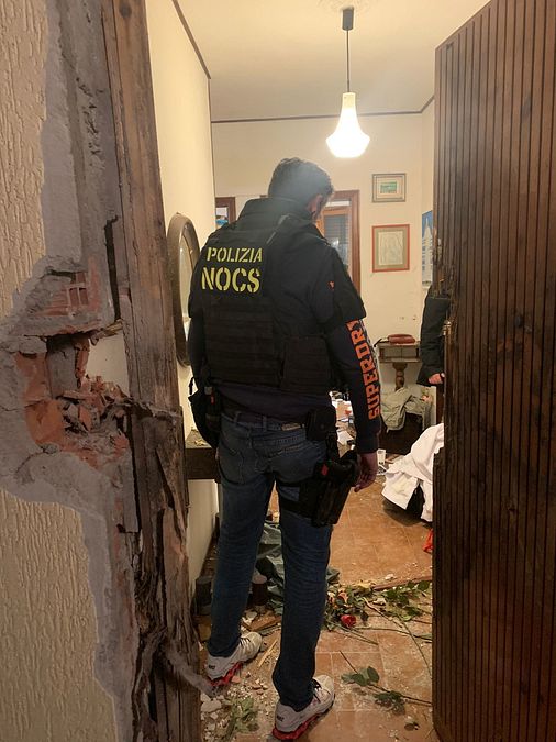 © Polizia 