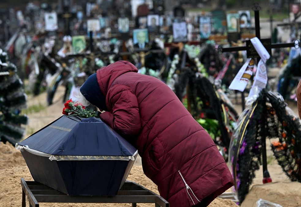 © Afp  | Le nuove tombe nel cimitero di Irpin, nella regione di Kiev