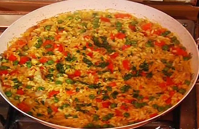 © Da video  | Oggi prepariamo un piatto sudamericano, simile alla paella