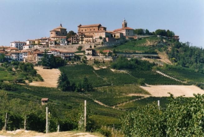 © Ente del Turismo  | Le Langhe, paesaggio