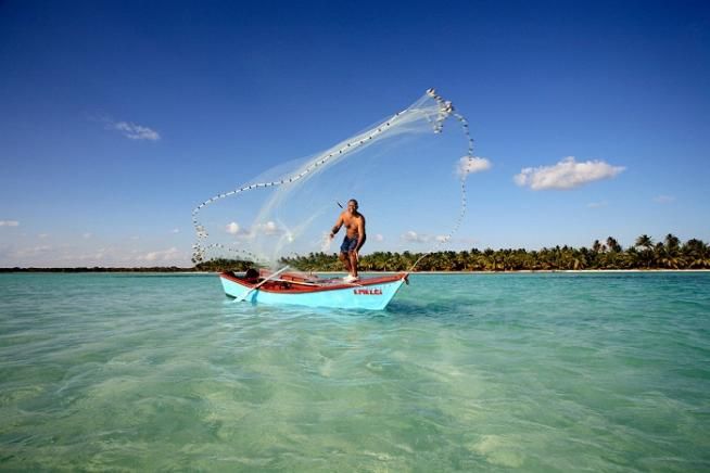 © Ente del Turismo  | Repubblica Dominicana - scena di pesca (Vai all'articolo) 