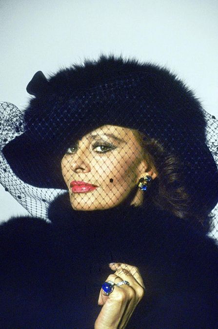 © Ansa  | Cappello di pelliccia con veletta: Sophia Loren in un ritratto di Angelo Frontoni