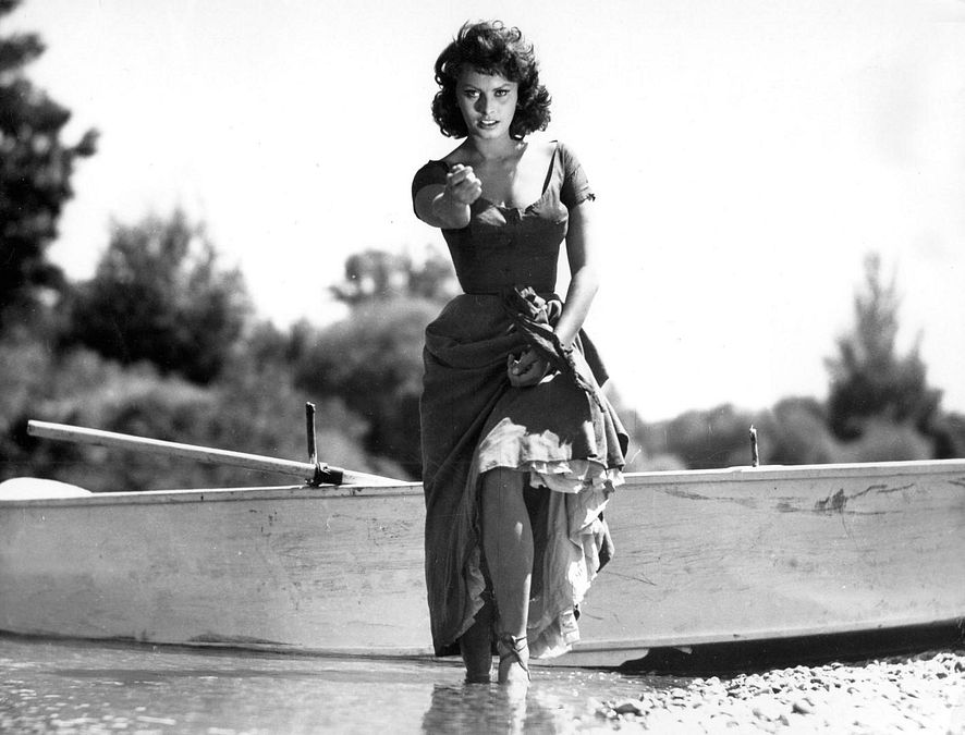 © Ansa  | Cappello di pelliccia con veletta: Sophia Loren in un ritratto di Angelo Frontoni