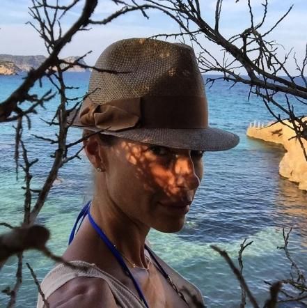 © Instagram  | 
   