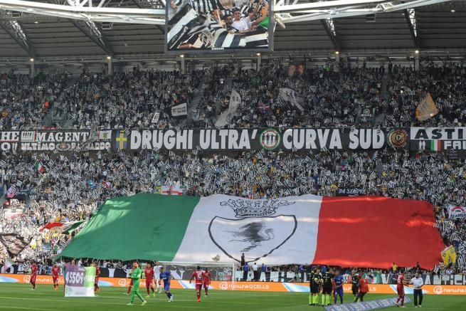 © Italy Photo Press  | 
   