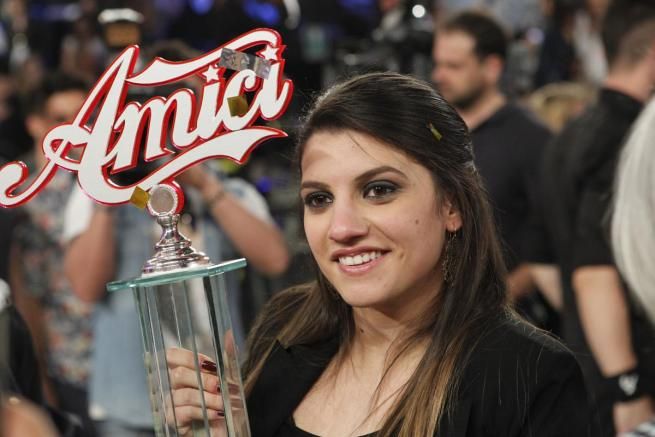 © Ufficio Stampa Fascino  | DEBORAH IURATO - La cantante ragusana ha vinto "Amici 13" battendo i favoriti Dear Jack. Il 10 novembre 2014 ha pubblicato il suo primo album "Libere"