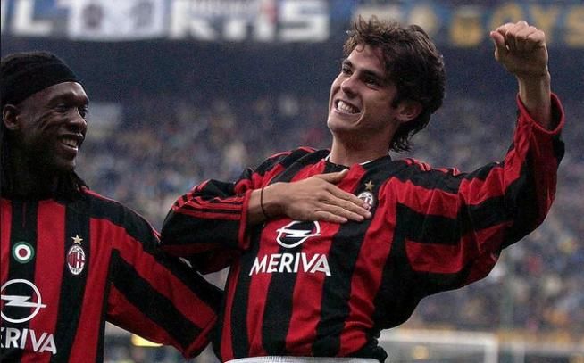 © Ansa  | Il primo gol italiano arriva nel derby del 5 ottobre 2003, vinto dai rossoneri 3-1, su assist di Gattuso (di sinistro!)