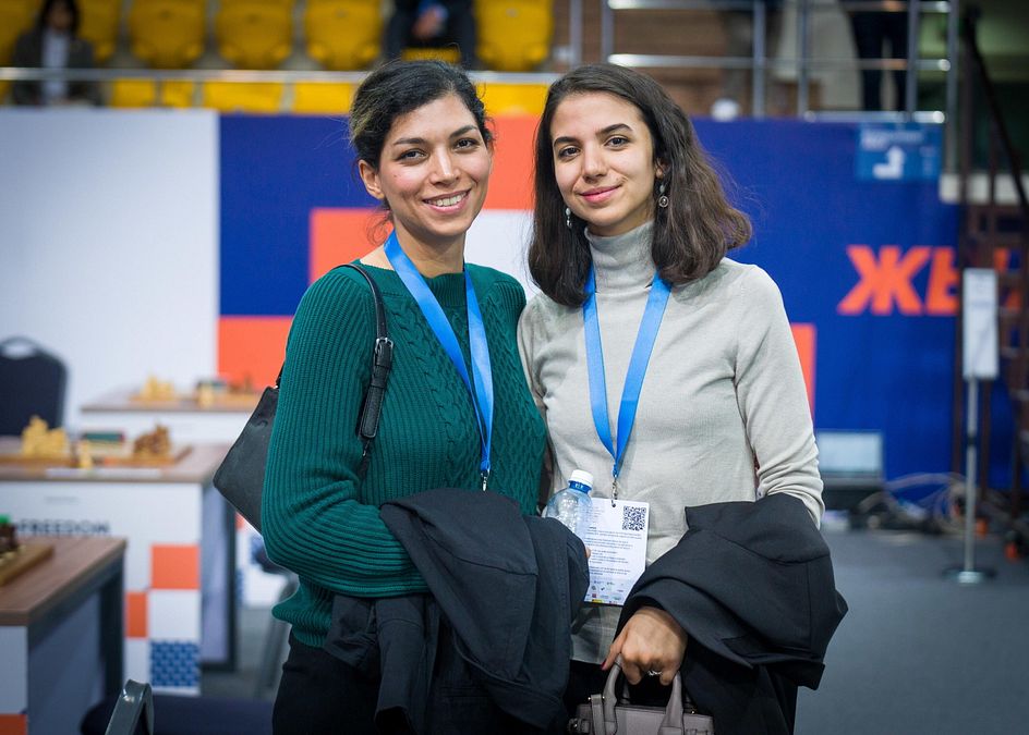 © Ansa  |  Atousa Pourkashiyan (a sx), Sara Khadem (a dx)