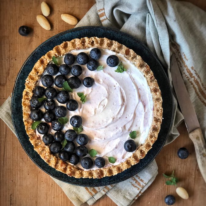 © ufficio stampa  |  Crostata senza cottura ai mirtilli 