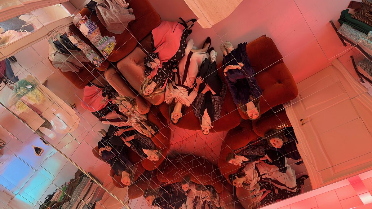 © Ufficio stampa  | Un momento del Pop Up Shop day, negli spazi dell'Atelier Molayem a Milano