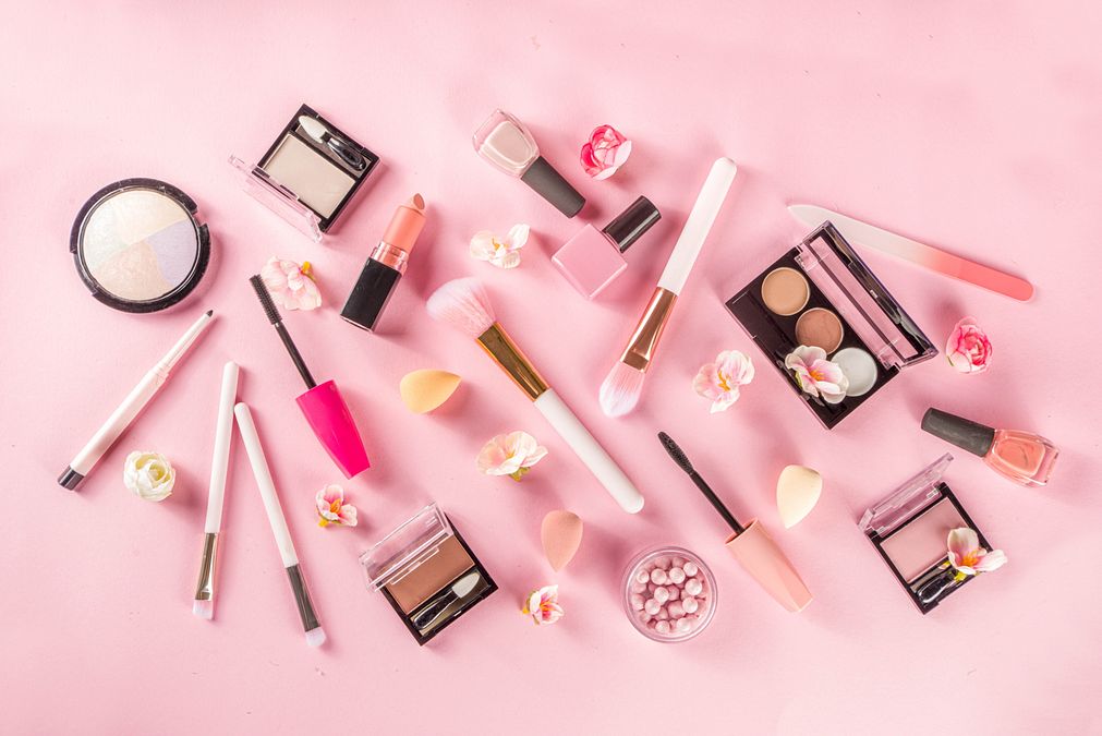 © Istockphoto  | Una selezione tra i beauty "must have" del momento da portare sempre con sé per non rinunciare alla propria routine quotidiana di bellezza