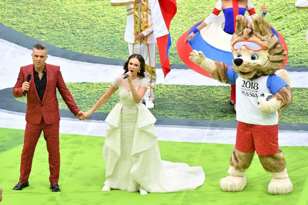 © ipp  | 1. Si parte. I Mondiali 2018 prendono il via con Russia-Arabia Saudita. Prima grande cerimonia d'apertura, con le performance di Robbie Williams e la soprano Aida Garifullina e il discorso di Putin e Gianni Infantino