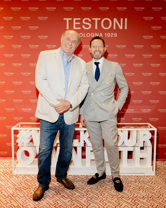 © Ufficio stampa  | 	Testoni, serata evento a Milano per l'apertura del nuovo store in via Gesù, 11. Nella foto: Massimo Bettio, Ceo Italia Testoni, e Gerry Scotti