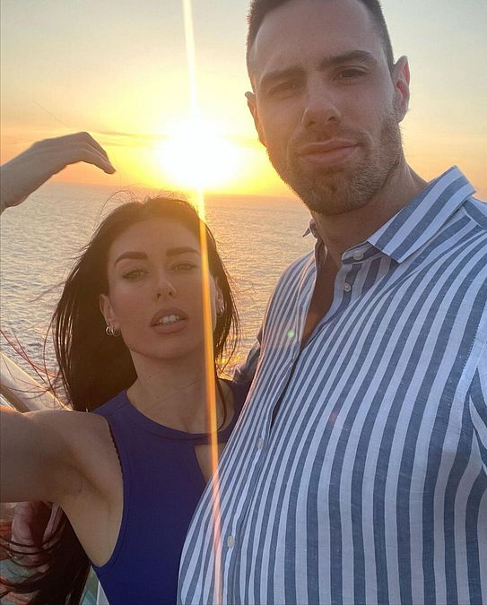 © instagram  | Simone Zanotti, giocatore della Vanoli Cremona, e la fidanzata Benedetta.