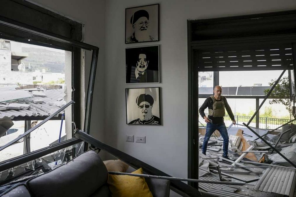 © Afp  | Case colpite dai razzi di Hezbollah a Kiryat Shmona, nel nord di Israele, vicino al confine con il Libano