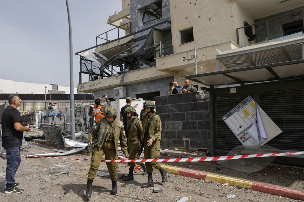 © Afp  | Case colpite dai razzi di Hezbollah a Kiryat Shmona, nel nord di Israele, vicino al confine con il Libano
