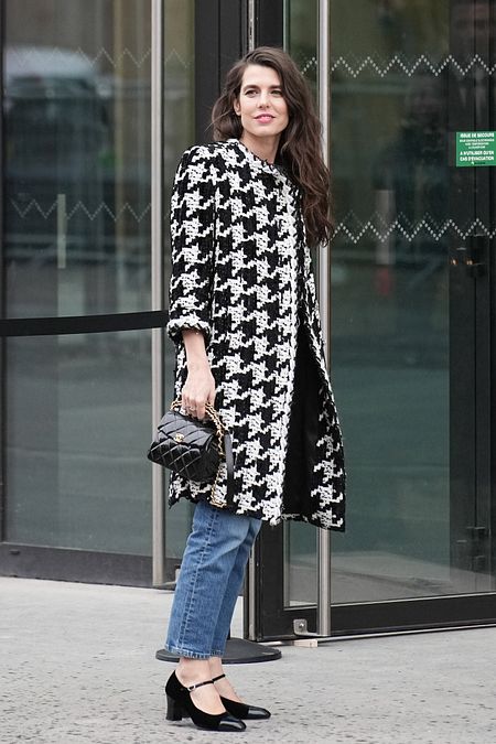 © IPA  | Charlotte Casiraghi al Jumping Internazionale di Montecarlo. Con lei, la sua mamma, Carolina di Monaco