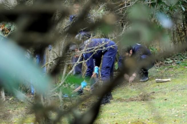 © -afp  | L'identikit del motociclista notato da alcuni testimoni vicino al luogo del delitto. Si tratta di Eric D., ex agente della polizia radiato dal corpo, fermato dalla gendarmeria francese insieme a un altro uomo.