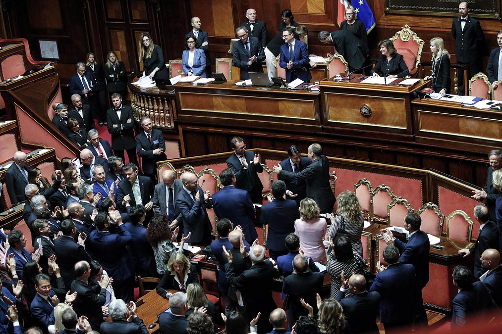 © ansa  | 1 GIUGNO 2018 - Alle ore 16:00 al Palazzo del Quirinale il governo Conte presta giuramento entrando ufficialmente in carica.