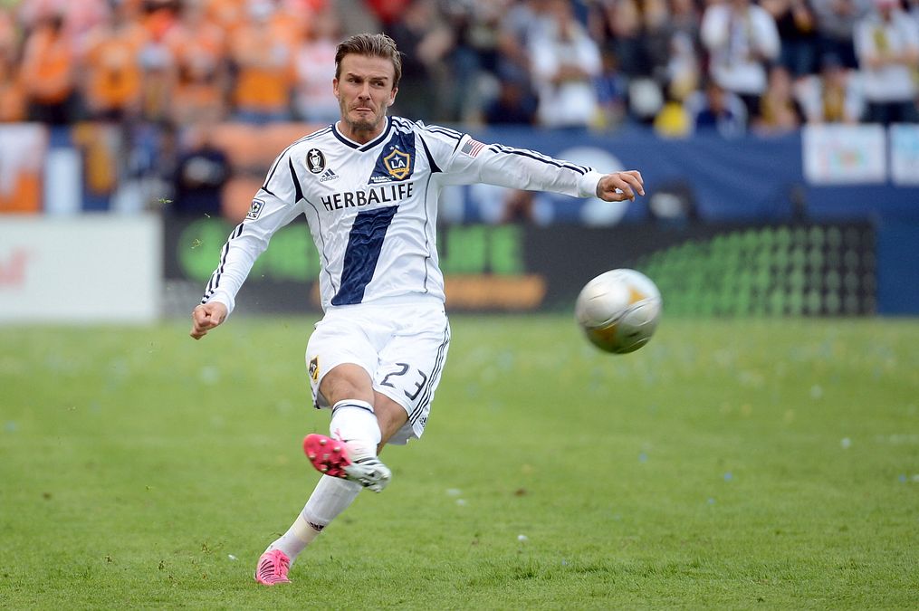 Los Angeles Galaxy: 20 golë e 42 asiste në 124 ndeshje nga 2007 deri në 2013. Ka fituar 2 herë në MLS dhe një MLS Supporters' Shield