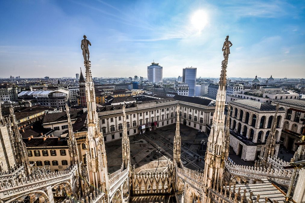 © Istockphoto  |   Vista dal Duomo, Milano
