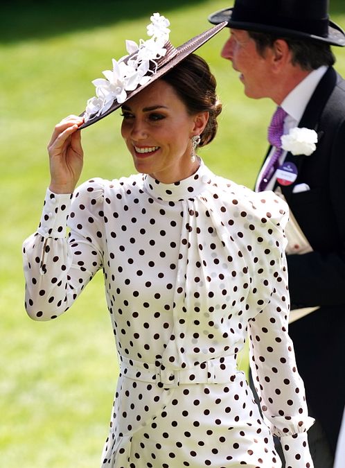 © IPA  | Il look di Kate Middleton per le celebrazioni dell’80esimo anniversario del VE Day a Westminster Abbey (qui con il marito, il principe William)