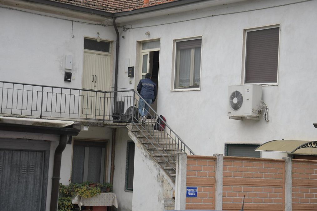 © Ansa  | Perquisizioni dei carabinieri a casa di Andrea Sempio e dei genitori